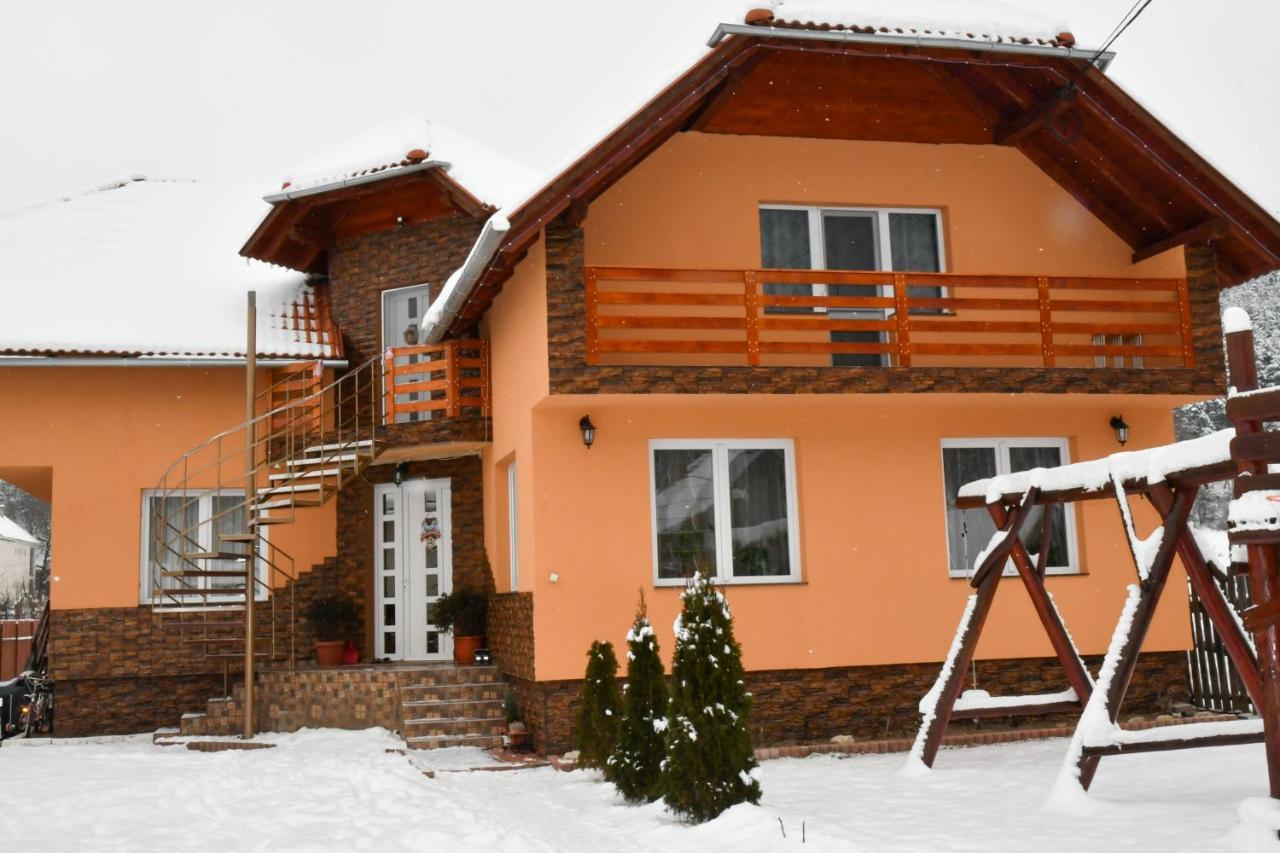 Casa De Oaspeti Cristian Praid Exteriör bild