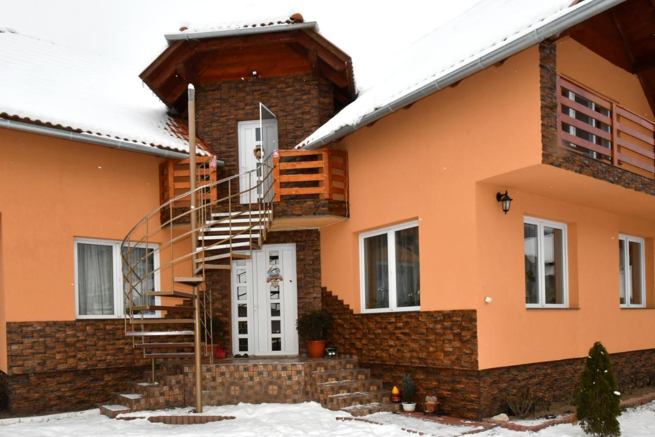 Casa De Oaspeti Cristian Praid Exteriör bild